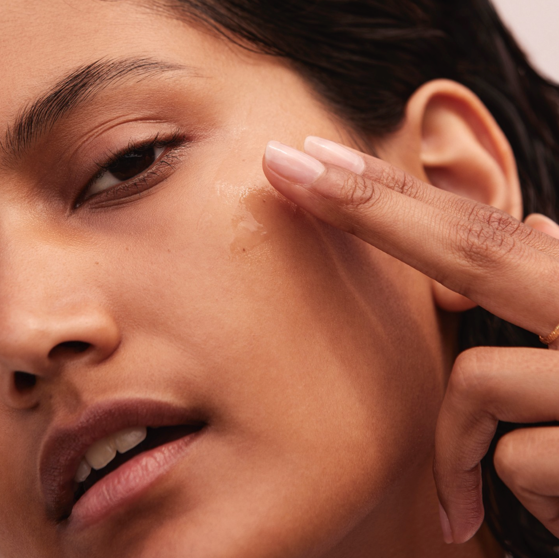 The benefits of using serums in your skincare